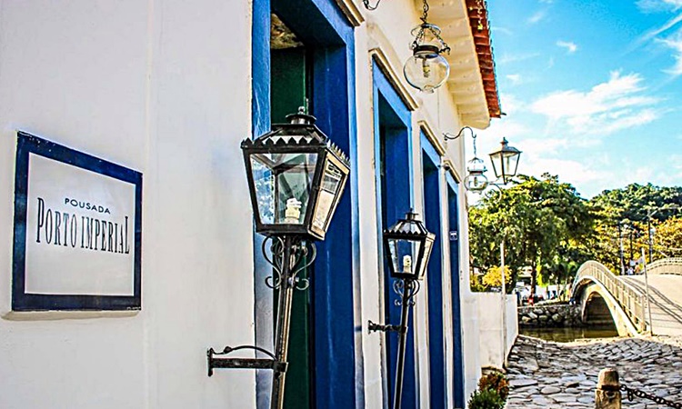 Detalhe da fachada da Pousada Porto Imperial em Paraty, RJ.