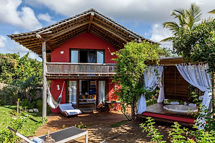 Um dos bangalôs da Pousada Estrela D'Água, em Trancoso, Bahia